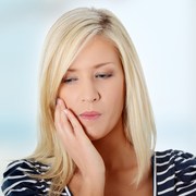 causes and pain relief for abscessed teeth