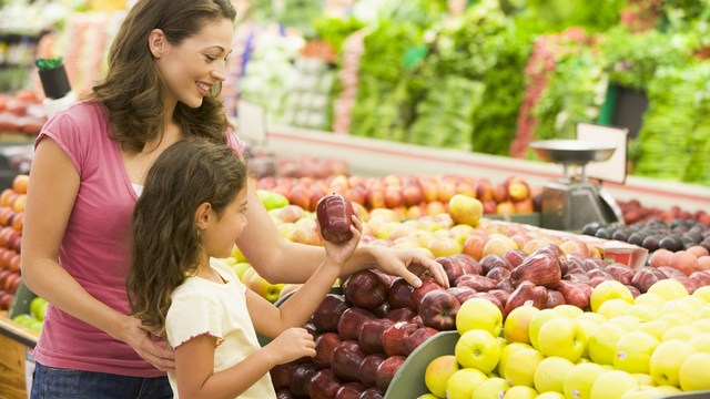 Comparing Apples to Orange Cheeseballs? Teach Kids to Eat Healthy