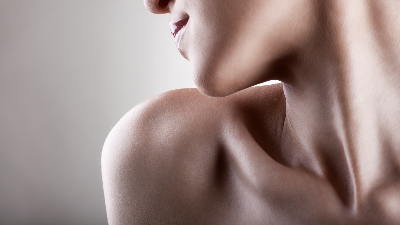 4 Reasons You May Hear Clicking in Your Neck