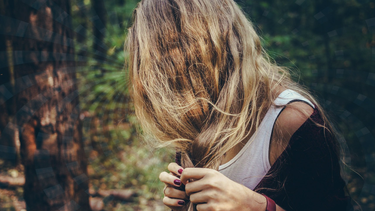 Is it Dandruff or a Dry Scalp?