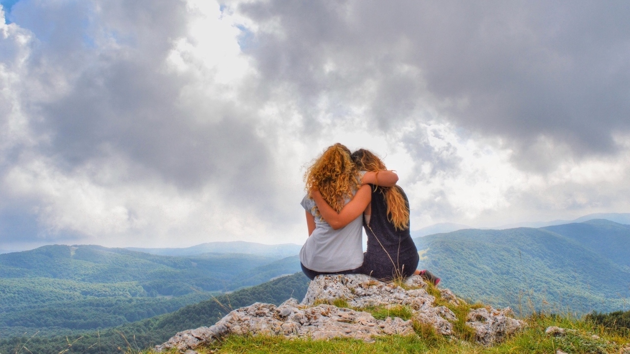 How To Be a Great Friend for Someone With Breast Cancer