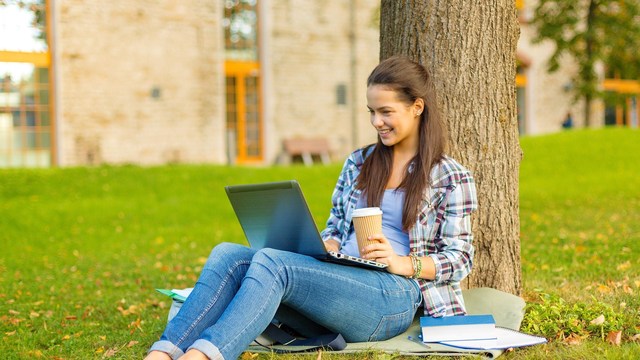 students hitting the gym: do they hit the books harder?