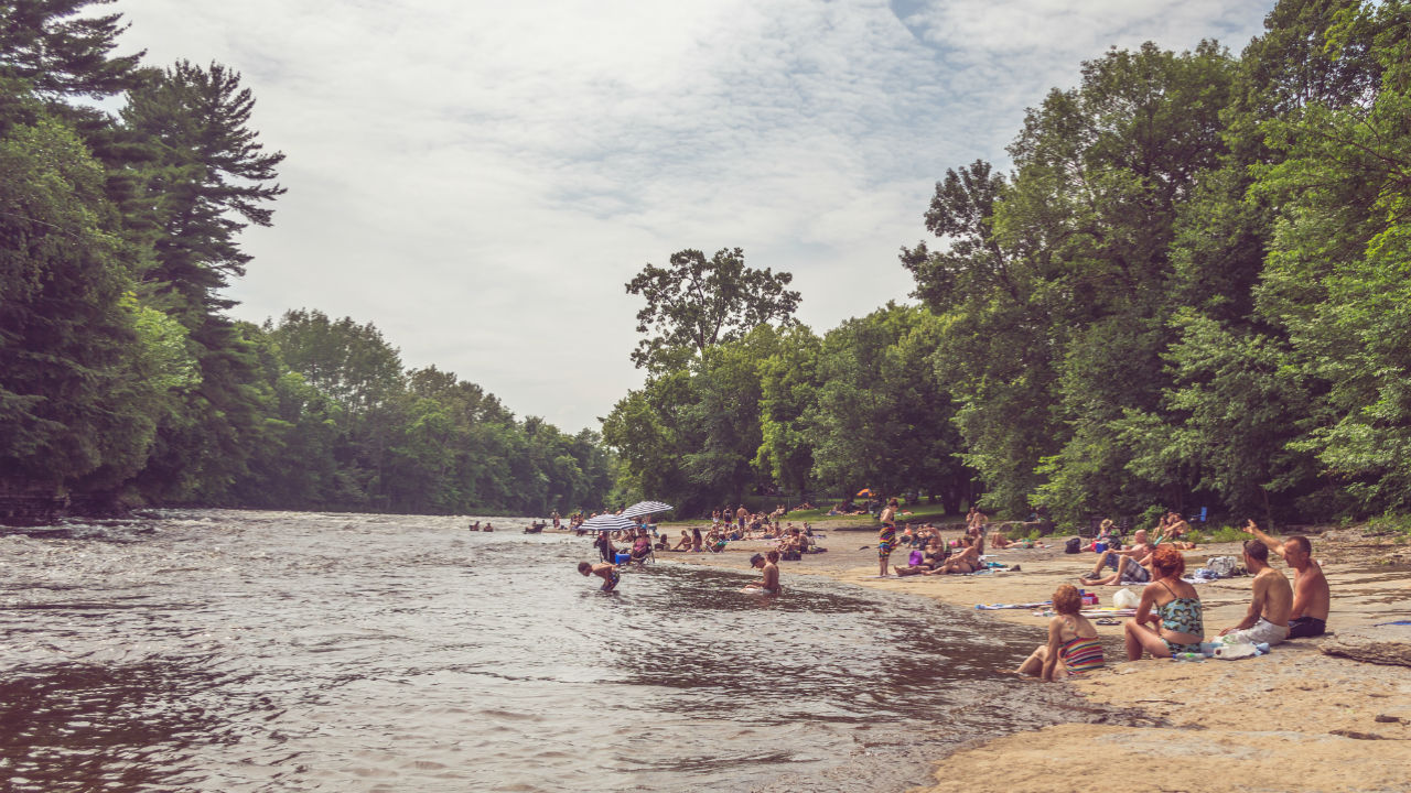 Sun Protection in the Form of Wearable Technology and Apps