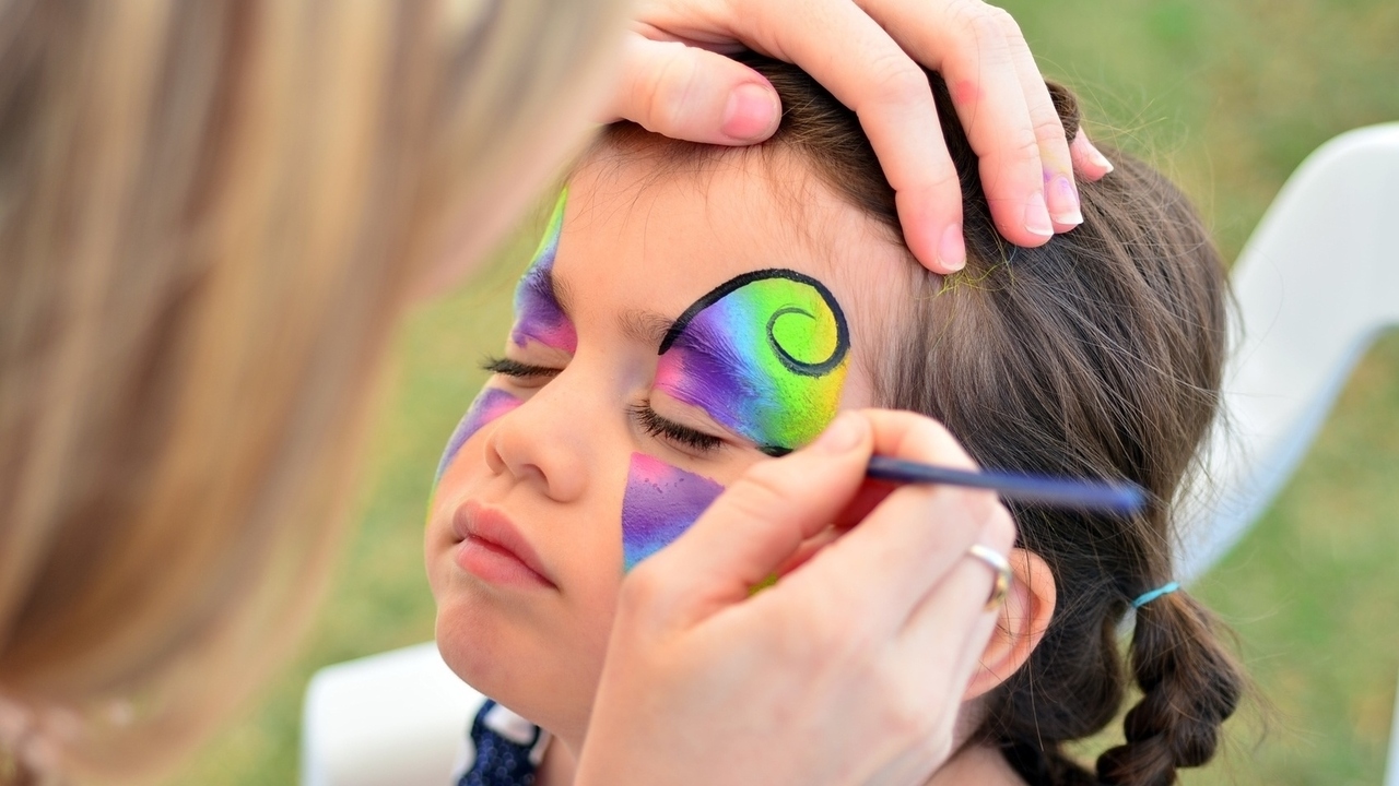 Protect Your Children from Toxic Makeup this Halloween