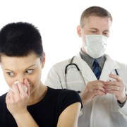 doctor-giving-woman-an-allergy-shot