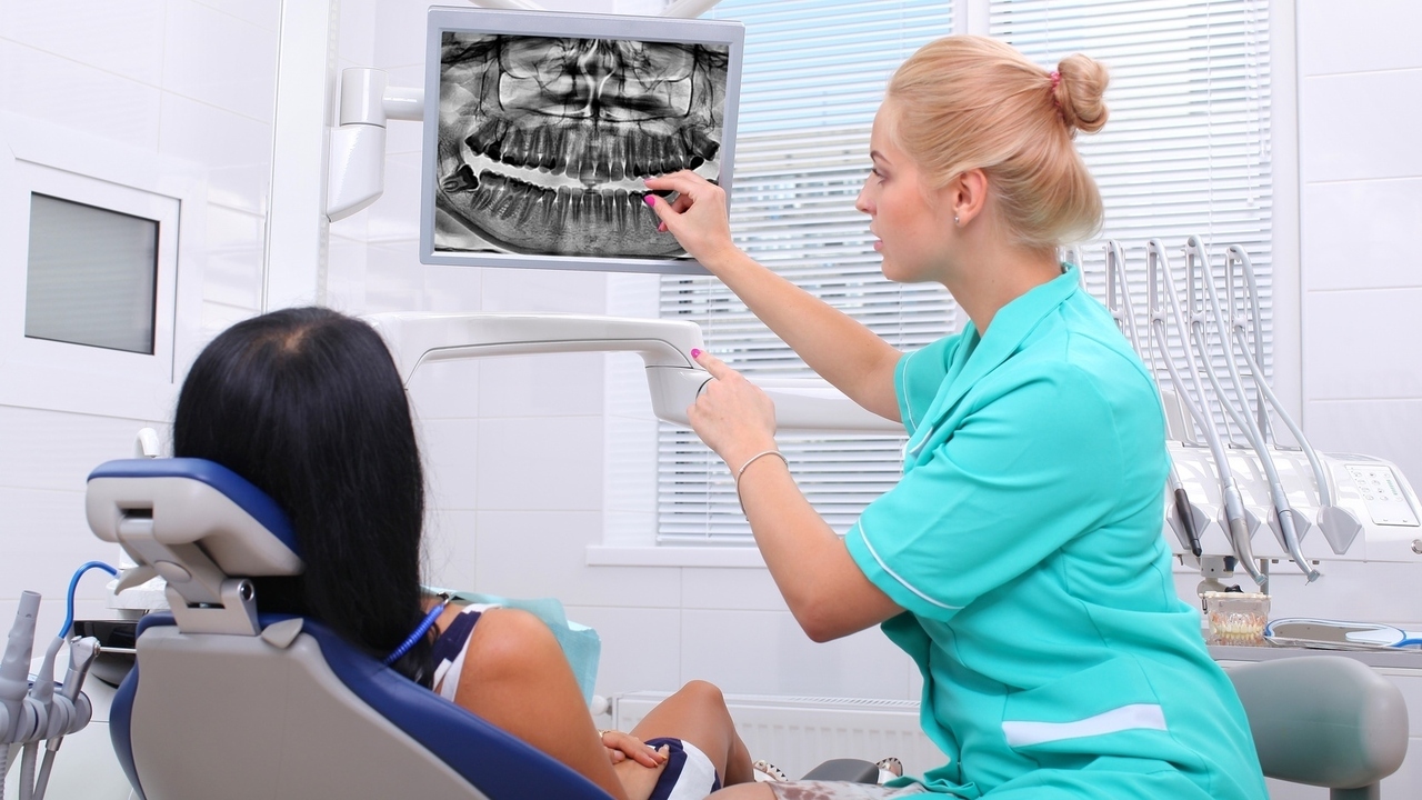 National Women's Health Week: Women's Dental Care Important 