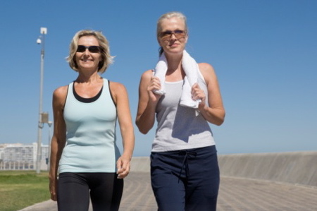 7 Healthy Gift Ideas for Your Mom This Mother's Day